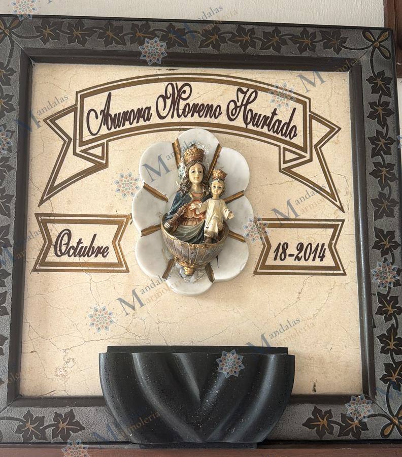 Placa en mármol crema, rectangular, Ref. 131