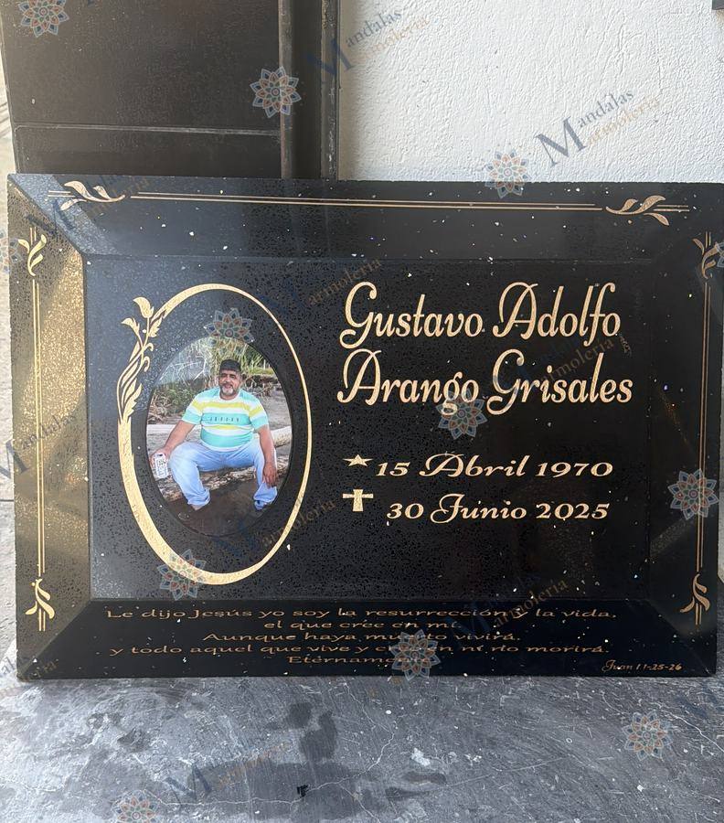 Placa en granito negro, rectangular, Ref. 132