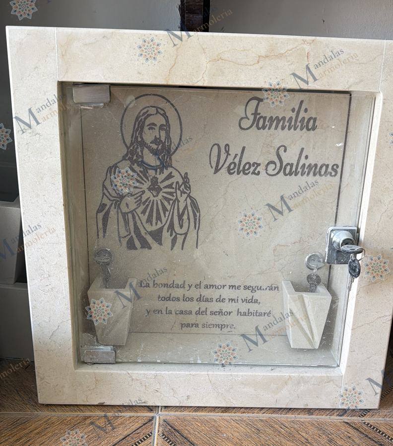 Vitrina en mármol crema, rectangular, Ref. 146