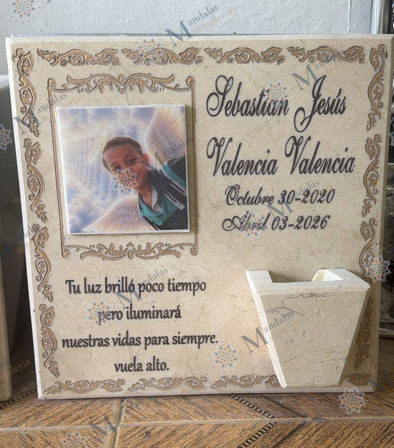 Placa en mármol crema, rectangular, Ref. 150