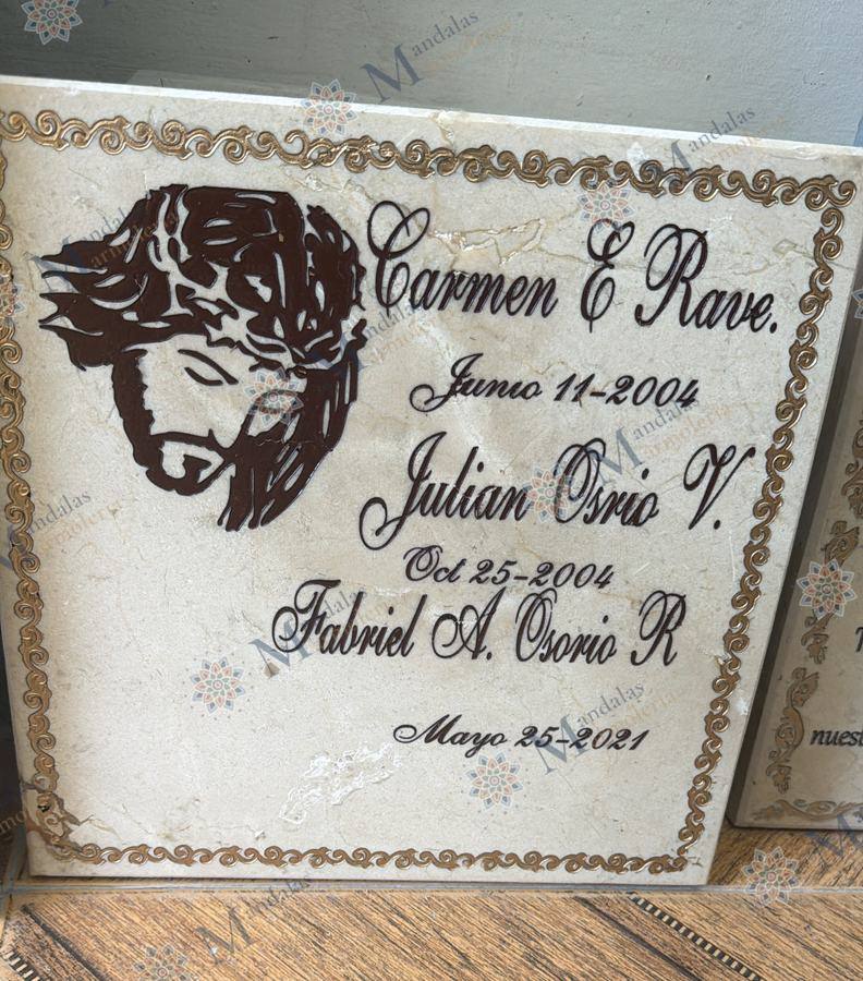 Placa en mármol crema, rectangular, Ref. 151