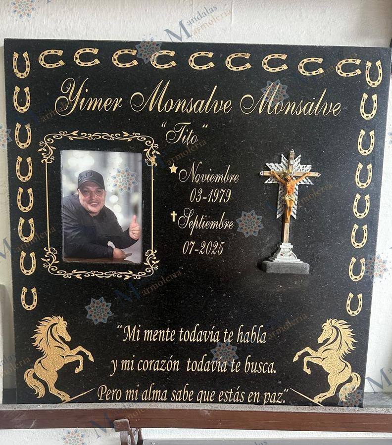 Placa en granito negro, rectangular, Ref. 245