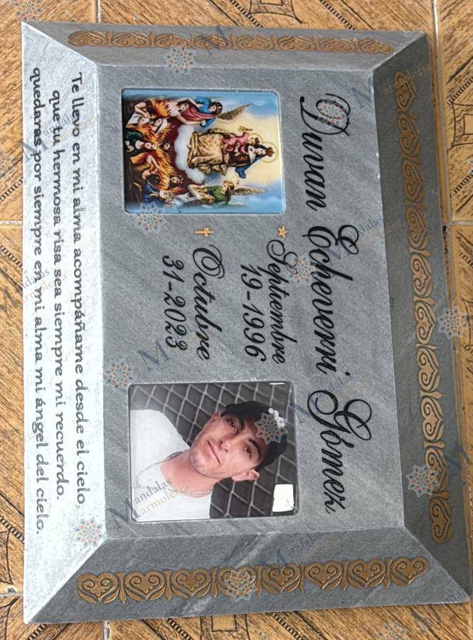 Placa en mármol gris, rectangular, Ref. 41