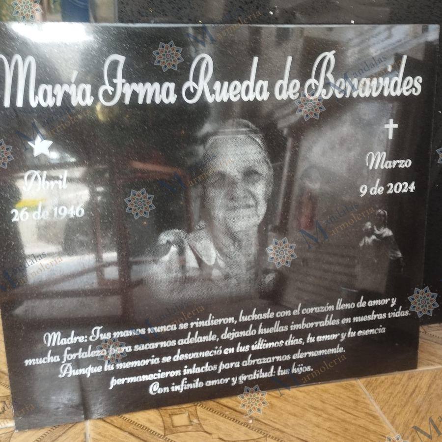 Placa en granito negro, rectangular, Ref. 58