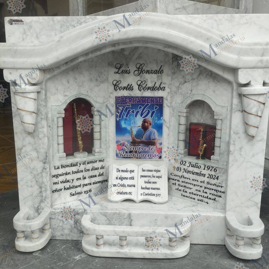 Capilla en mármol blanco, en arco, Ref. 69